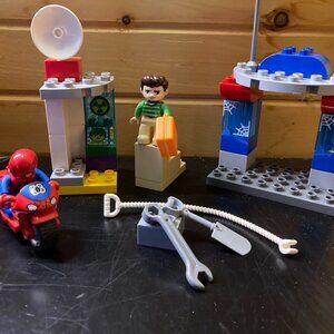Preowned LEGO DUPLO 10876 Spider‑Man & Hulk Adventures – Complete
